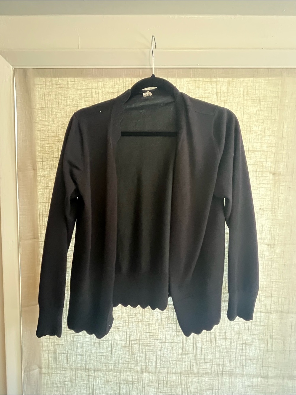 Black Women's Open-Front Scallop-Hem Sweater Cardigan